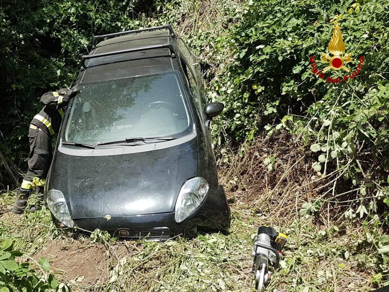La Siritide 5 07 2022 Melfi Auto In Scarpata Ferita Una Donna